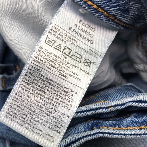 HIGH-RISE Old Navy Blue Straight Leg Jeans with Classic Wash - Picture 2 of 10